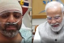 Photo of प्रधानमंत्री मोदी ने कैप्टन स्मित मच्छार से बात की, उनकी बहादुरी की सराहना की और उनके शीघ्र स्वस्थ होने की कामना की