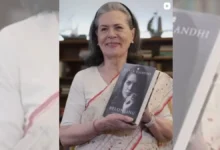 Photo of सोनिया गांधी ने इंस्टाग्राम पर डेब्यू किया, आत्मकथा की पहली झलक साझा की
