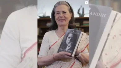 Photo of सोनिया गांधी ने इंस्टाग्राम पर डेब्यू किया, आत्मकथा की पहली झलक साझा की
