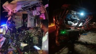 Photo of कर्नाटक के मैसूर में एक स्लीपर बस और ट्रक की टक्कर में चार लोगों की मौत और 14 घायल